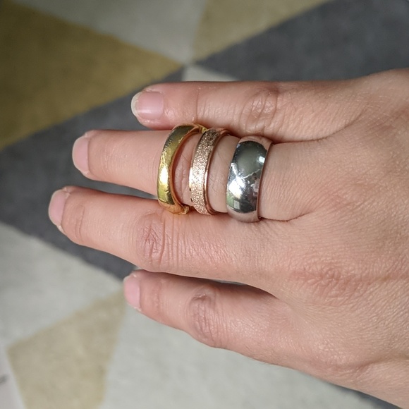 Rose Gold Textured Ring - Picture 4 of 4